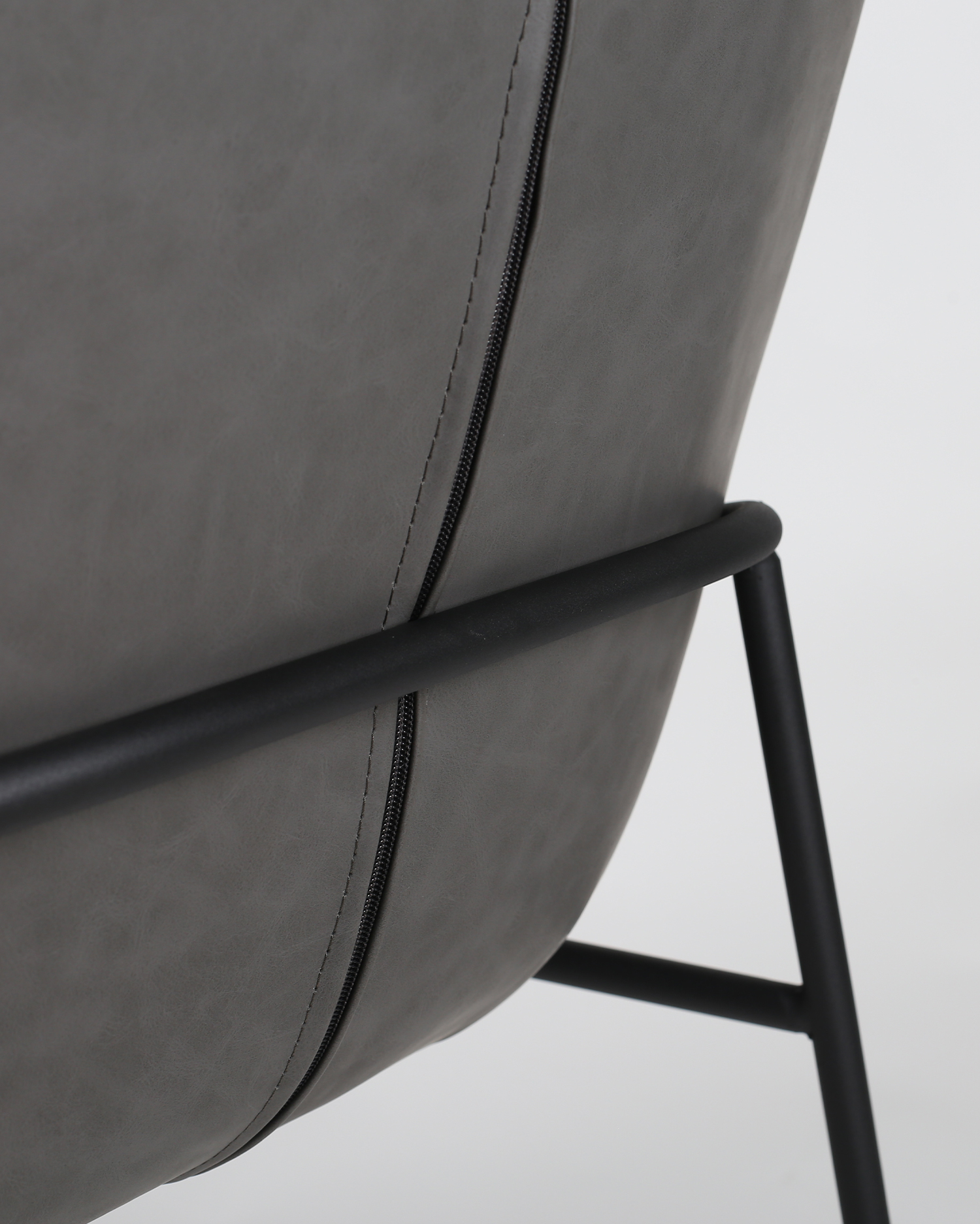 Scaun de luat masa din piele cu braț Scaun de luat masa din piele cu braț