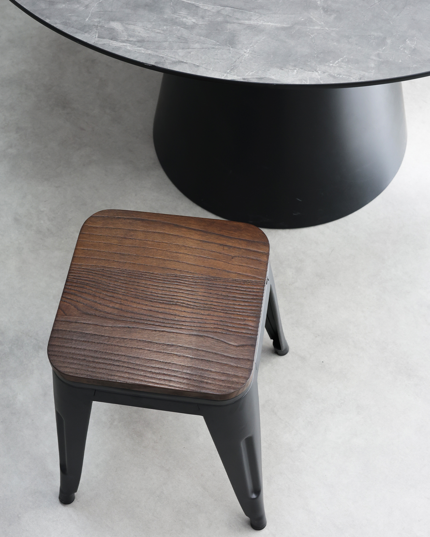Scaune industriale de design din lemn Scaune industriale de design din lemn